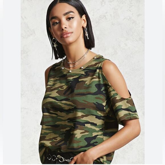 Forever 21 Navy Camo cold Shoulder Top - Size Small - Picture 1 of 4